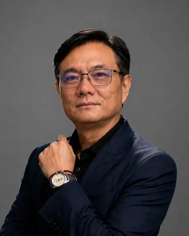 Simon Foong, Director